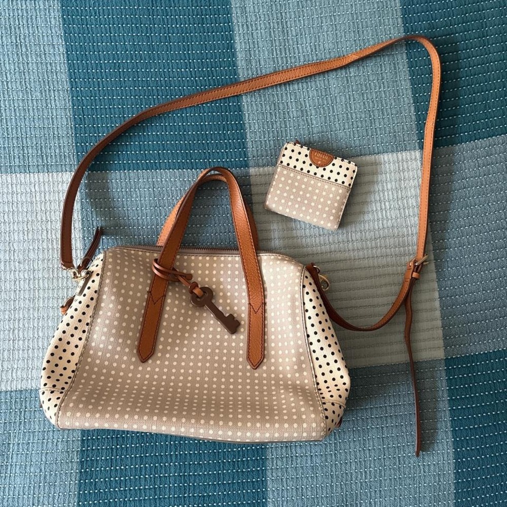 Fossil bag with matching wallet